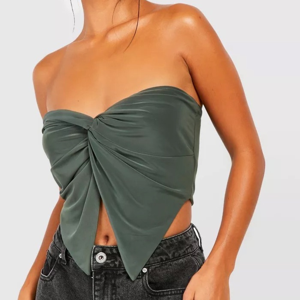 Boohoo SLINKY TWIST FRONT BANDEAU